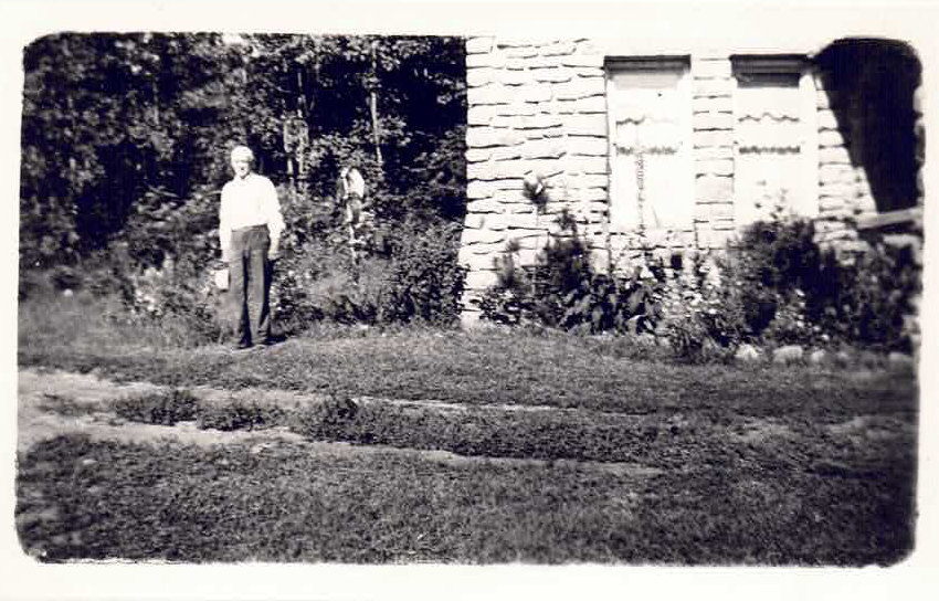 Historic photo of the limestone cottage